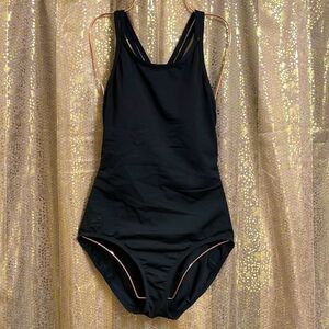 Speedo black endurance one piece swimsuit, criss cross back, size 8